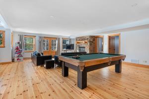 Τραπέζι μπιλιάρδου στο Fiddler Lake Resort - Deer 9