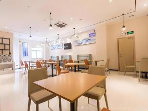 Kuchyň nebo kuchyňský kout v ubytování City Comfort Inn Nanning International Exhibition Jinhu Plaza