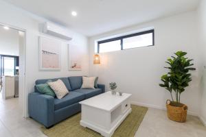 Istumisnurk majutusasutuses Oceanside Apartment with Bay Views