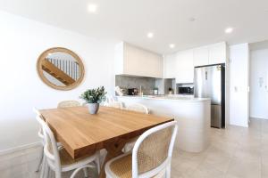 Köök või kööginurk majutusasutuses Superb 2-Bed Apartment with Scenic Bay Views