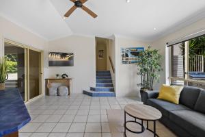 Istumisnurk majutusasutuses Spacious 4-Bed Family Retreat with Pool Near Beach +10 fotot