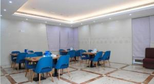 Χώρος καθιστικού στο ALAZMI HOTEL