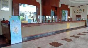 a bowling alley with a bar in a gym at BP Samila Beach Hotel & Resort in Songkhla +155 photos