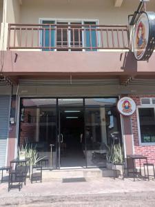 Η πρόσοψη ή η είσοδος του Rose's Roadhouse +42 φωτογραφίες