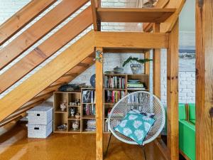 Η βιβλιοθήκη της παραθεριστικής κατοικίας