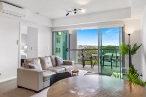 Χώρος καθιστικού στο Feel The Sea Breeze: 1-Bed Alfresco Dining & Pool