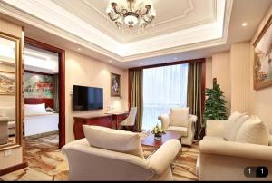 Μια τηλεόραση ή/και κέντρο ψυχαγωγίας στο Vienna International Hotel Shanghai Qingpu New Town Metro Station Branch