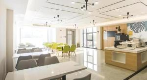 Kuchyň nebo kuchyňský kout v ubytování GreenTree Inn Express Taizhou Jiangyan Hardware City