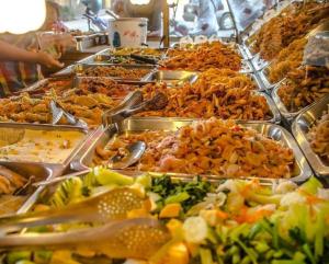 Jídlo v hotelu nebo okolí