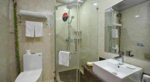 Koupelna v ubytování GreenTree Inn Anhui Yaohai District MingGuang Road Bus Station Express Hotel