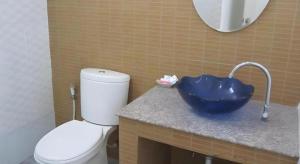 Koupelna v ubytování The Palm Village + 46 fotografií