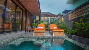 Piscina de la sau aproape de Ardmard Pool Villa