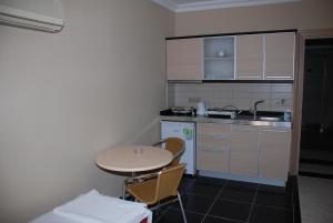 Gallery image of Candan Apart in Marmaris +24 photos