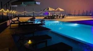 Bazén v ubytování Hotel Tower Inn, Chittagong nebo v jeho okolí