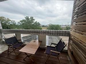 Μπαλκόνι ή βεράντα στο 新群風格民宿一館 包棟 烤肉 Ktv