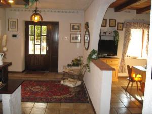 TV a/nebo společenská místnost v ubytování Country House Lokev