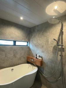 Koupelna v ubytování Doa Doa