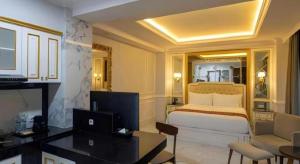 TV a/nebo společenská místnost v ubytování S&F Residence Kemang Jakarta