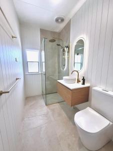 Ένα μπάνιο στο White House at Narooma Beach