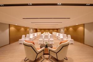 Χώρος καθιστικού στο Lemon Tree Hotel, Mall of Dehradun, Dehradun