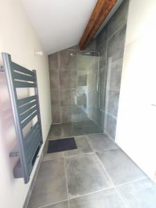 Ένα μπάνιο στο La Grange