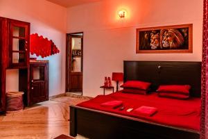 Un lugar para sentarse en Fire Room - Elements from Hexa Stays