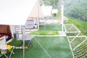 Κήπος έξω από το Sun CampGround