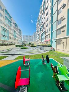 Φωτογραφία από το άλμπουμ του Bright & Cozy 2BR - Sea view at Marina Spatial σε Piapi