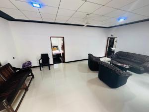 Χώρος καθιστικού στο Island Roots