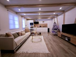 Телевизор и/или развлекательный центр в Sweet Home