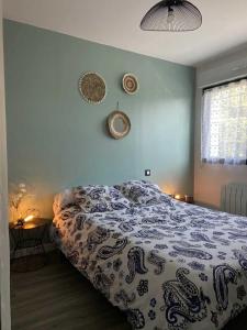 Ένα ή περισσότερα κρεβάτια σε δωμάτιο στο Camping 3 étoiles - Piscine - eec0di