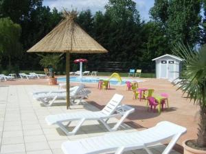 Bazén v ubytování Camping 4 étoiles - Piscine - efcfbi nebo v jeho okolí