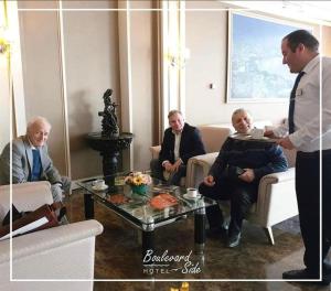 Επισκέπτες που μένουν στο Boulevard Side Hotel