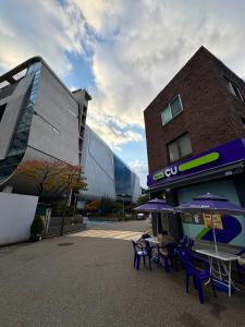 El edificio en el que está la villa