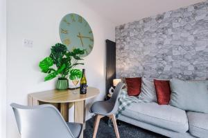 Posezení v ubytování Long Term Stay 3 Bed 1 Bath & Parking Shropshire