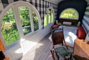 Posezení v ubytování Scheunenloft Usedom-4, großzügige Familienoase, Hunde-freundlich mit riesigem Garten