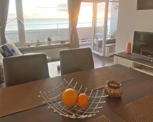 Televiisor ja/või meelelahutuskeskus majutusasutuses Ankerplatz mit Meerblick, Strand & Hansapark nah, kostenlosen Parken, Pool