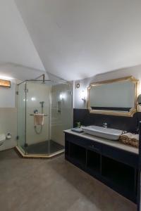 Koupelna v ubytování Marbela Beach Resort