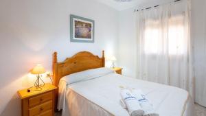 Кровать или кровати в номере Villa Carmona Benalup-Casas Viejas by Ruralidays +28 фотографий