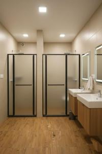 Koupelna v ubytování The Five Dimension + 62 fotografií