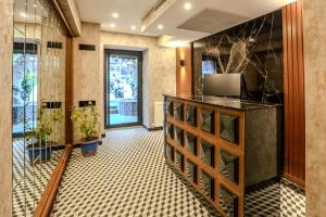 Μια τηλεόραση ή/και κέντρο ψυχαγωγίας στο Center Hill Hotel