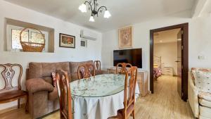 Posezení v ubytování Paraje Arrañales by Ruralidays