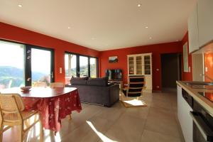 Køkken eller tekøkken på Gîte Au Camp de Base vue panoramique