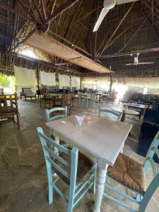 Εστιατόριο ή άλλο μέρος για φαγητό στο Coast comfort service lounge +14 φωτογραφίες