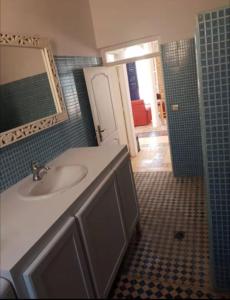 Ένα μπάνιο στο The BAY HOUSE