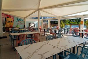 Εστιατόριο ή άλλο μέρος για φαγητό στο Camping 4 étoiles - Piscine - eeiaee
