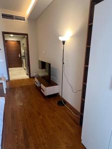 Μια τηλεόραση ή/και κέντρο ψυχαγωγίας στο Balcony studio