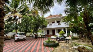 Κήπος έξω από το Maya Residency