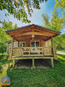 Κήπος έξω από το Camping 2 étoiles - Piscine - ccb0hef