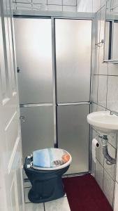 Koupelna v ubytování Apto 2 quartos com vista para o mar - Centro - Ubatuba